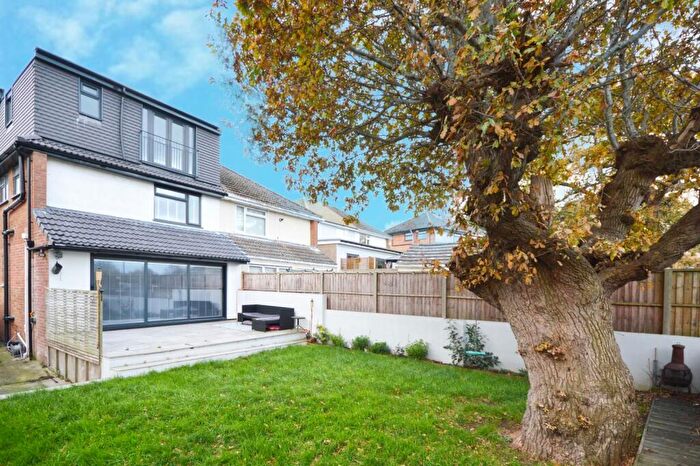 4 Bedroom Semi Detached House For Sale In Oaktree Gardens, Bristol, BS13