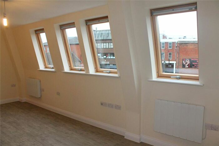 1 Bedroom Flat For Sale In Central Point, Feathers Lane, Basingstoke, Hampshire, RG21