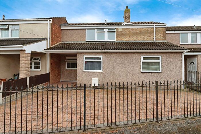 3 Bedroom Terraced House For Sale In Doyle Way, Tilbury, RM18