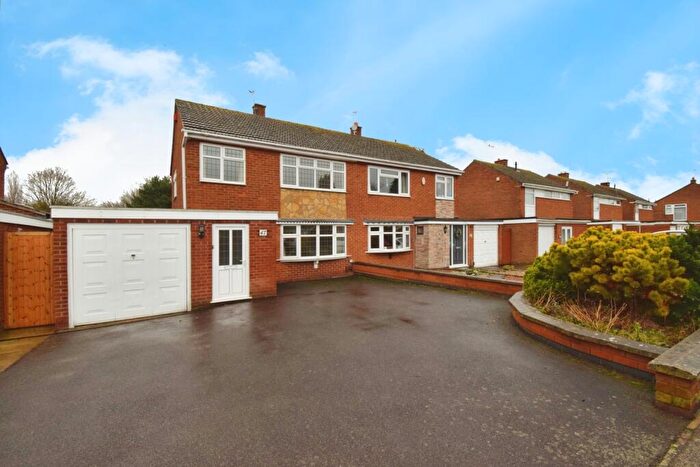 3 Bedroom Semi-Detached House For Sale In Worcester Avenue, Birstall, Leicester, Leicestershire, LE4