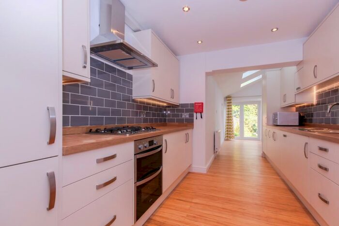 6 Bedroom House To Rent In Valentia Road, Headington, OX3