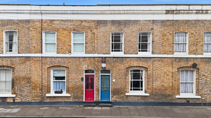 3 Bedroom Terraced House For Sale In Dunelm Street, Stepney Green, E1