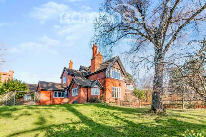 2 Bedroom Apartment To Rent In Shapley House Hartley Wintney Hook, RG27