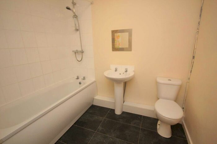 1 Bedroom Flat To Rent In Cheetham Hill Road, Dukinfield SK16