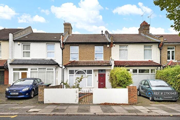 3 Bedroom Terraced House To Rent In Edenbridge Road, Enfield, EN1