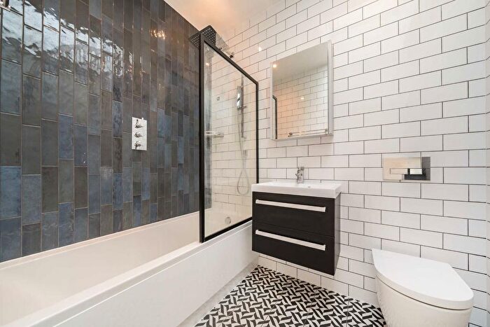 2 Bedroom Flat To Rent In Camden Street, Camden, NW1