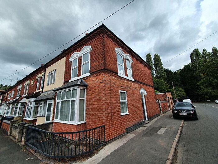 3 Bedroom End Of Terrace House To Rent In Bond Street, Stirchley, Birmingham, B30