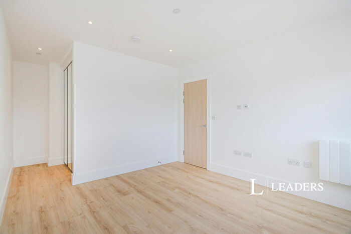 2 Bedroom Apartment To Rent In Syward Place, Chertsey, KT16