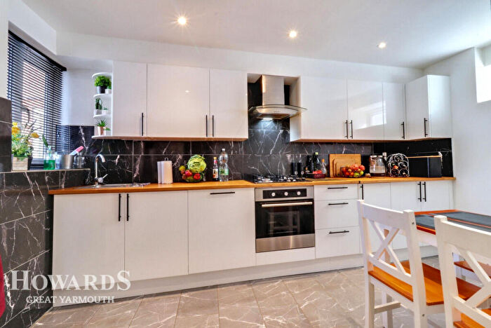 3 Bedroom Terraced House For Sale In Moat Road, Great Yarmouth, NR30