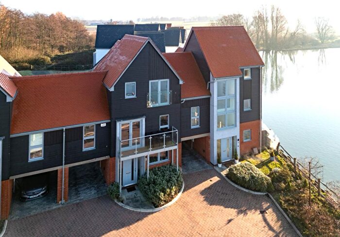 4 Bedroom Town House For Sale In Conningbrook Avenue, Kennington, Ashford, TN24