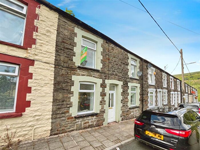 3 Bedroom House To Rent In Brynbedw Road, Tylorstown, Ferndale, CF43