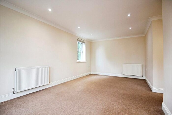 2 Bedroom Apartment To Rent In Cox Hollow, Southcote Road, Reading, RG30