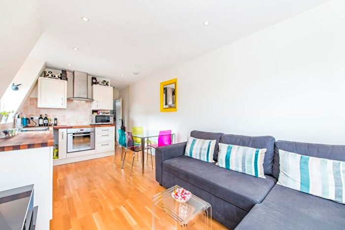 2 Bedroom Flat To Rent In Lower Richmond Rd, SW15