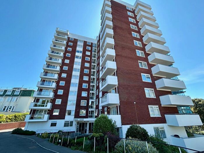 2 Bedroom Apartment To Rent In Russell Cotes Road, Bournemouth, BH1