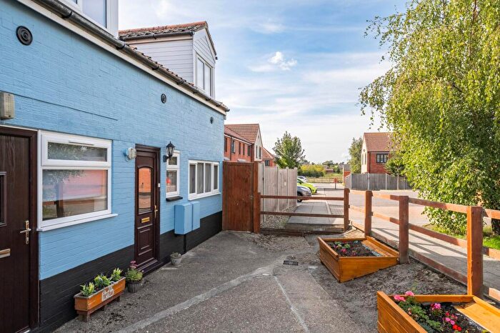 3 Bedroom Maisonette For Sale In Chapel Road, Roughton, NR11