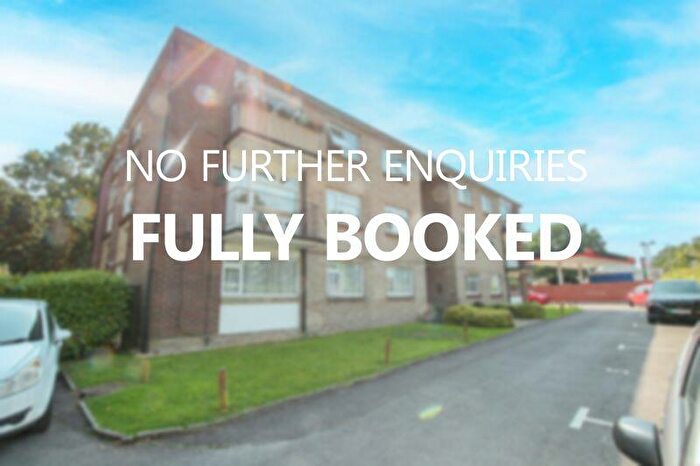 2 Bedroom Flat To Rent In Oak Road, Fareham, PO15