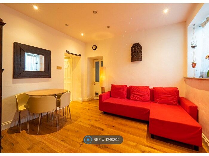 2 Bedroom Flat To Rent In Cleveland Terrace, London, W2
