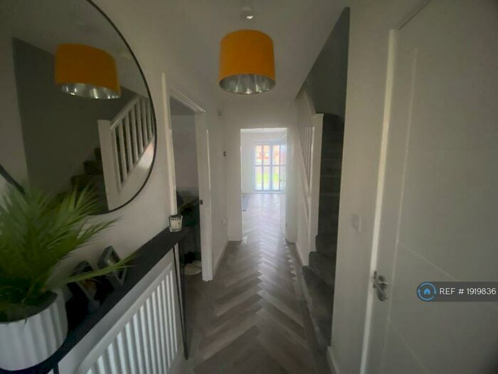 3 Bedroom Semi-Detached House To Rent In Challenger Avenue, West Malling, ME19