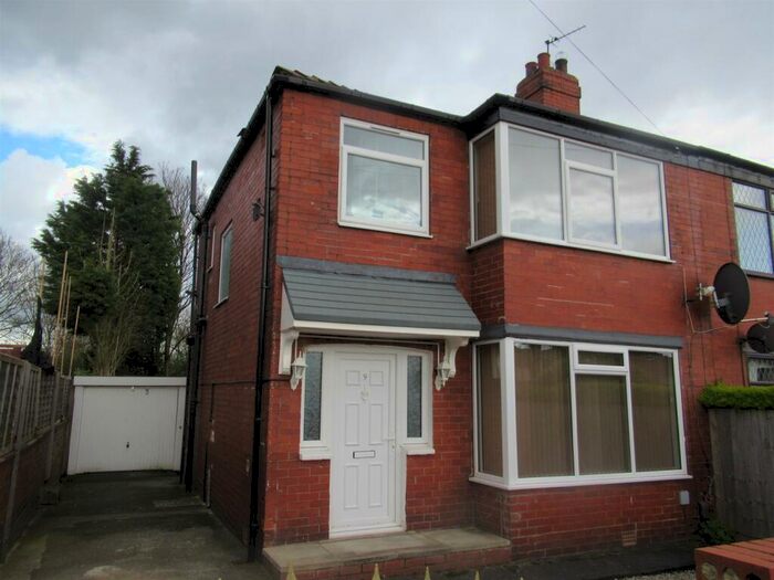 3 Bedroom Semi-Detached House To Rent In St. Alban Road, Leeds, LS9
