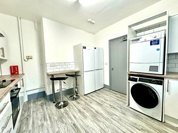 7 Bedroom Terraced House To Rent In Bedroom Student Home - Whitstable Road, CT2