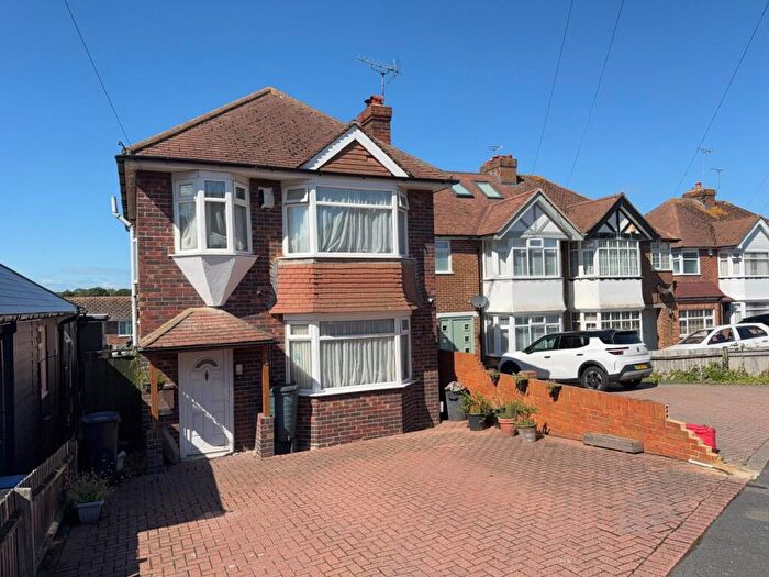 3 Bedroom Detached House For Sale In Wallwood Road, Ramsgate, CT11