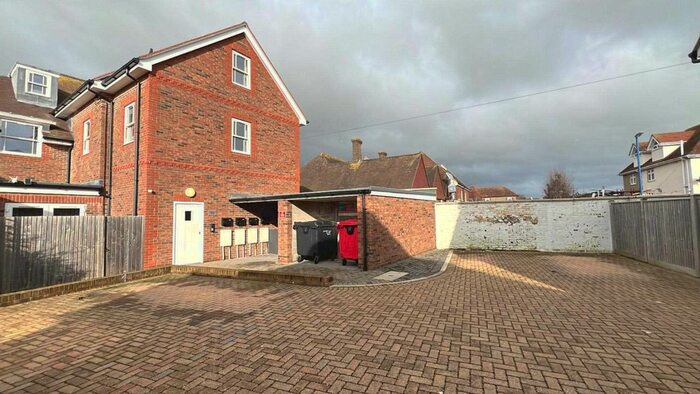 1 Bedroom Flat To Rent In Somerfield House, Selsey, PO20