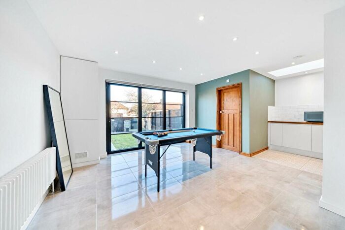 4 Bedroom Terraced House For Sale In Southend Lane, Catford, SE6
