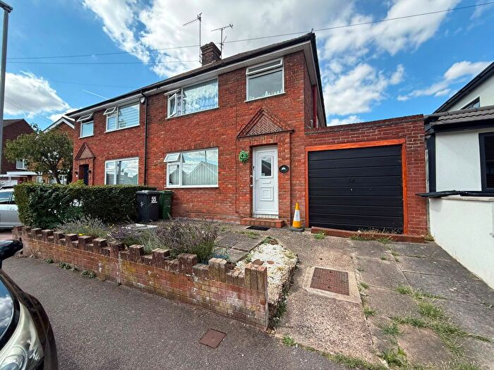 3 Bedroom Property To Rent In Rosslyn Crescent, Luton, LU3