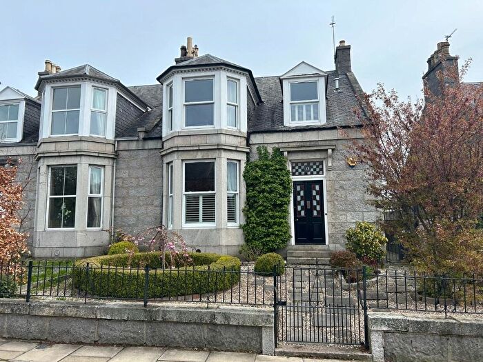 3 Bedroom Semi-Detached House To Rent In Gray Street, City Centre, Aberdeen, AB10