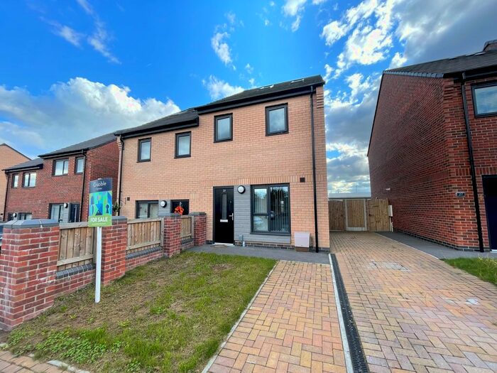 Houses for sale & to rent in S62 5AB, Dale Road, Rawmarsh Rotherham
