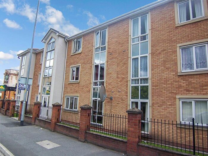 3 Bedroom Flat To Rent In Old Birley Street, Hulme, Manchester, M15