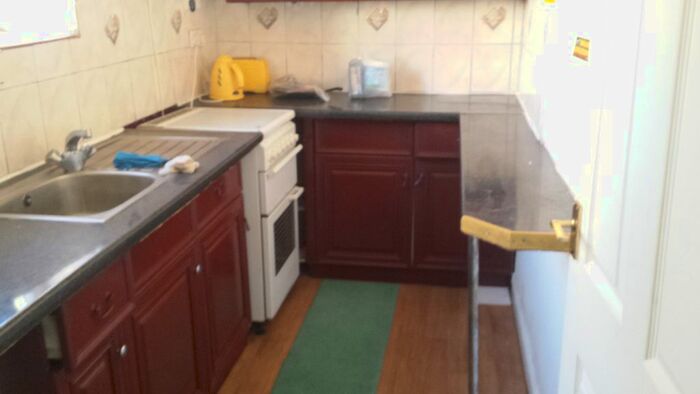 2 Bedroom Flat To Rent In Belgrave Road, Keighley, West Yorkshire, BD21