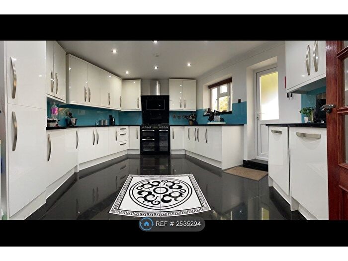 3 Bedroom Semi-Detached House To Rent In Halbutt Street, Chadwell Heath, Essex, RM9