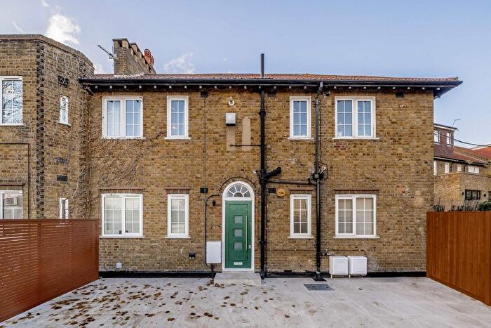 2 Bedroom Flat For Sale In Buckhold Road, Wandsworth, SW18