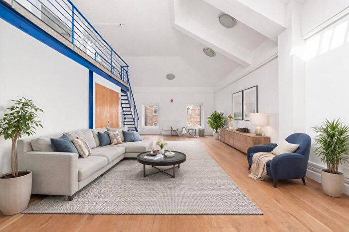 2 Bedroom Apartment For Sale In Mill House, Chapel Place, London, EC2A