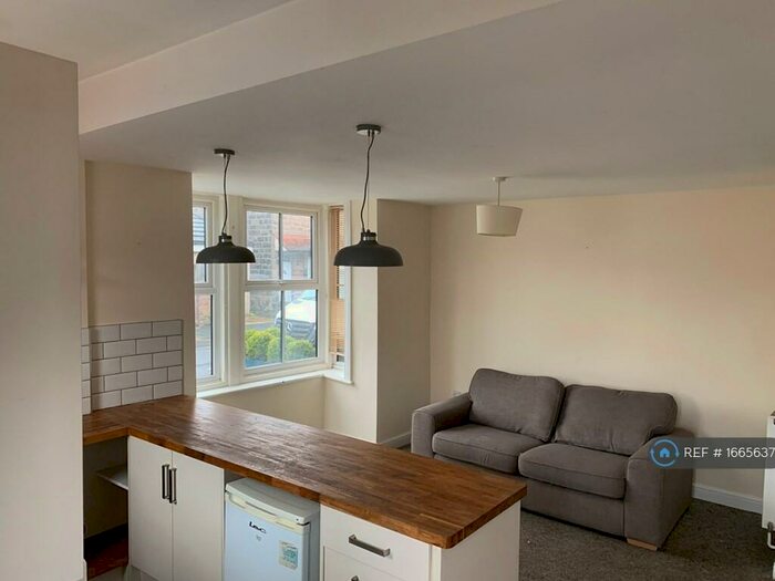 2 Bedroom Flat To Rent In Knaresborough Road, Harrogate, HG2