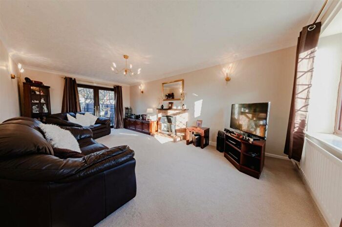 4 Bedroom Detached House For Sale In Spoonley Wood, Bancroft Park, Milton Keynes, MK13