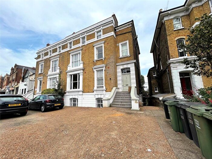 1 Bedroom Apartment To Rent In Lewisham Way, London, SE4