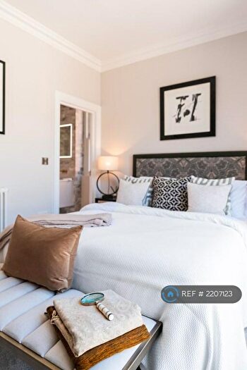 2 Bedroom Flat To Rent In Preston Park Avenue, Brighton, BN1