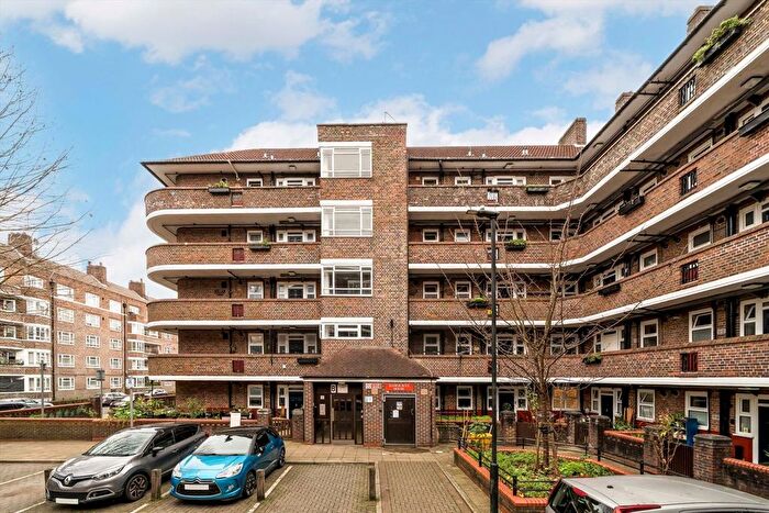 3 Bedroom Flat For Sale In White City Estate, Shepherds Bush, W12