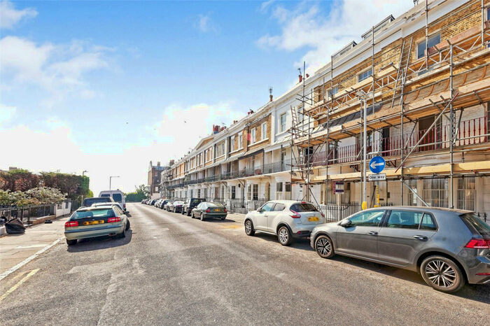 2 Bedroom Flat To Rent In Royal Road, Ramsgate, CT11