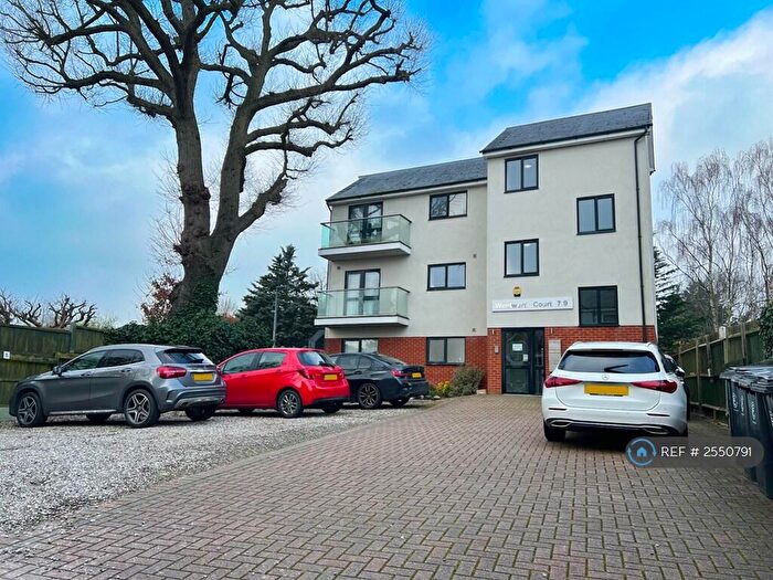 2 Bedroom Flat To Rent In Albert Road, Buckhurst Hill, IG9