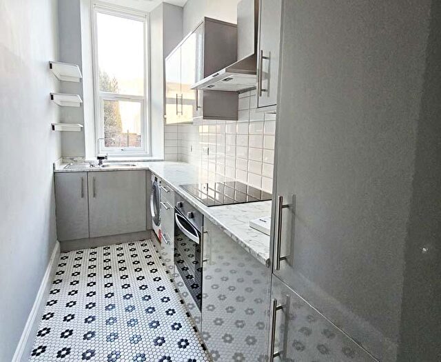 2 Bedroom Flat To Rent In Alexandra Parade, Dennistoun, Glasgow, G31