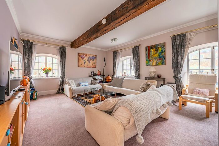 2 Bedroom Flat To Rent In The Vat House, Regents Bridge Gardens, London, SW8