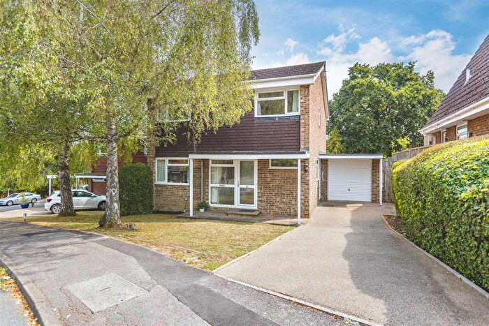 4 Bedroom Detached House For Sale In Hemwood Road, Windsor, SL4