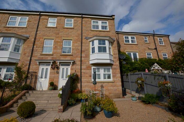 4 Bedroom Town House For Sale In Whitton View, Rothbury, NE65