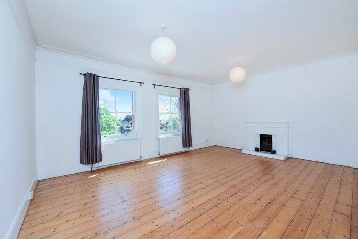 3 Bedroom Apartment To Rent In Fitzjohns Avenue, Hampstead, NW3