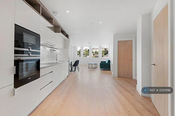 2 Bedroom Flat To Rent In Capella Court, Purley, CR8