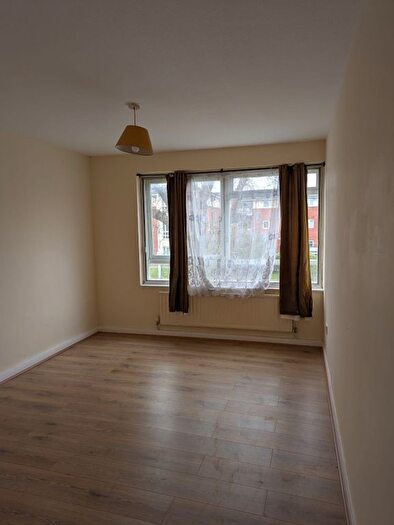 2 Bedroom Flat To Rent In Barley Lane, Chadwell Heath, Romford, IG3