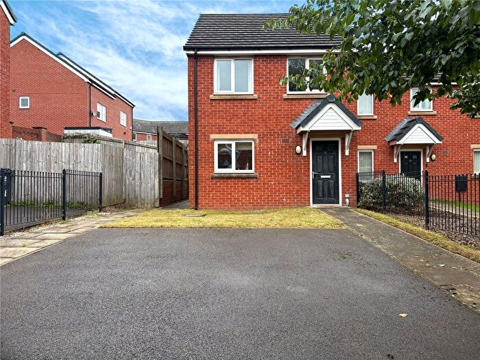 3 Bedroom Semi Detached House For Sale In Northcote Avenue, Derker, Oldham, OL1